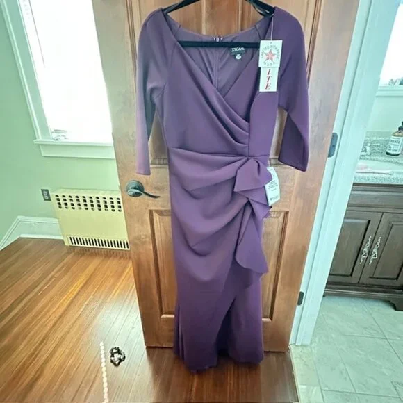 Xscape Lexi Formal Scuba Dress - 8P - Picture 2 of 3